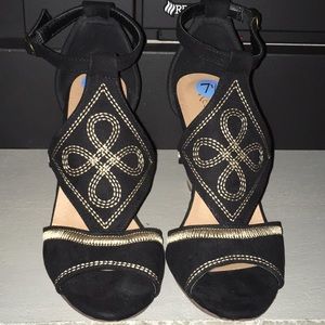 Women’s Restricted Wedge Sandal